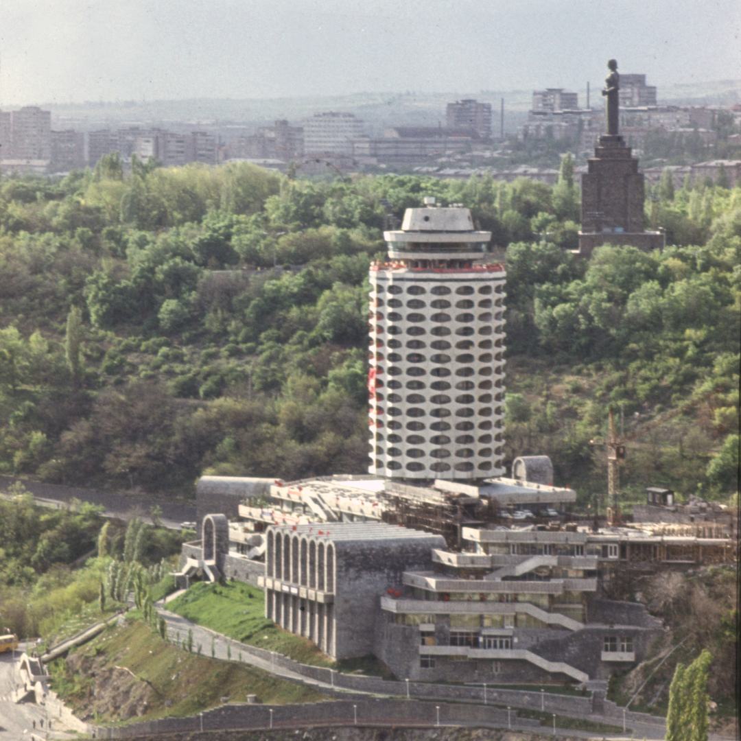 Кукурузник, общий вид с холма